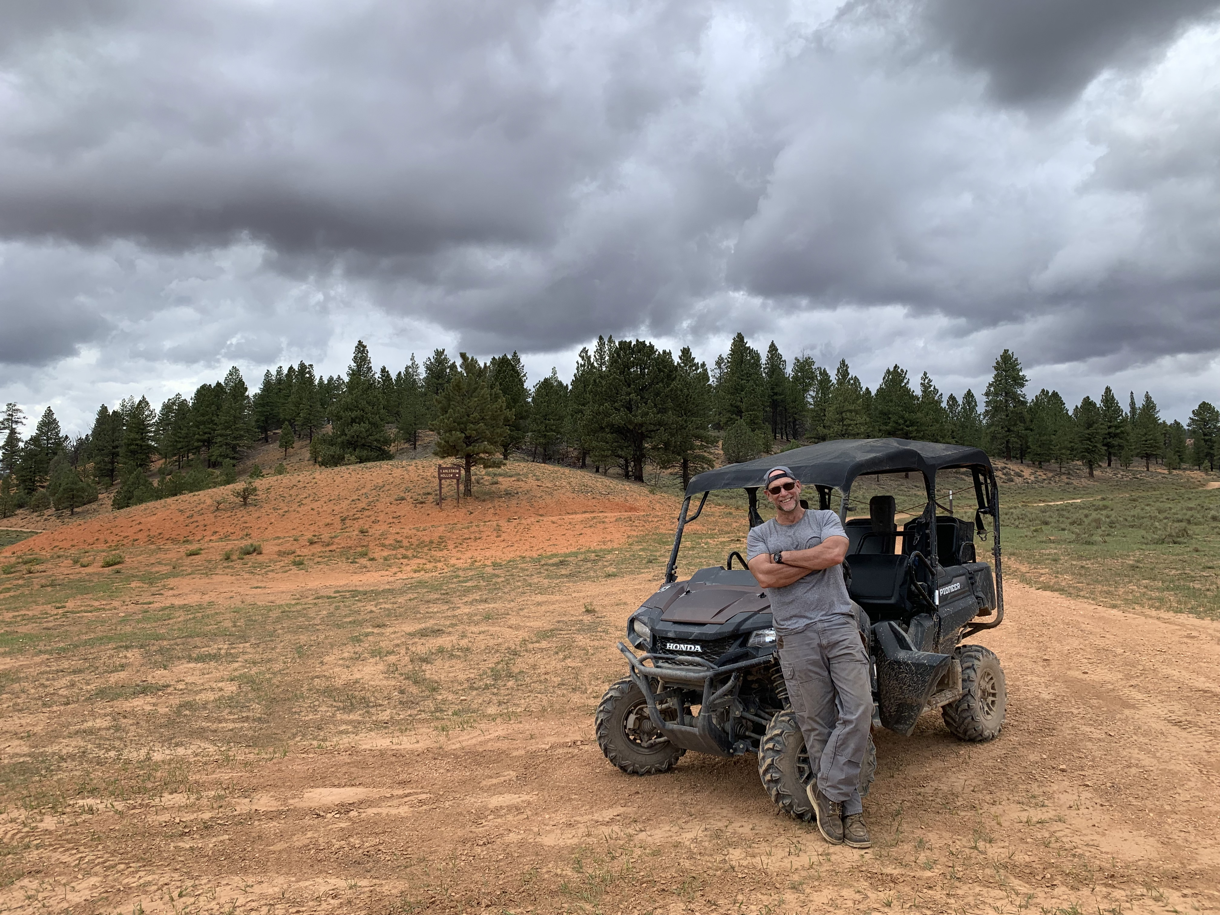 Guest with side-by-side rental on Bryce-area dirt trail